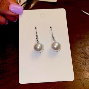 Big pearl earrings